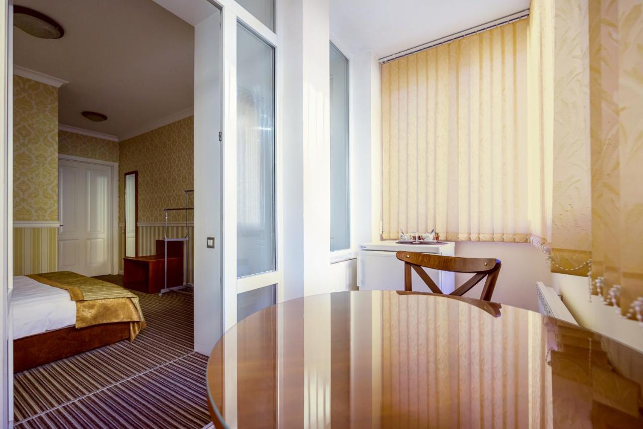 Consul Hotel Консул Odessa Exteriör bild
