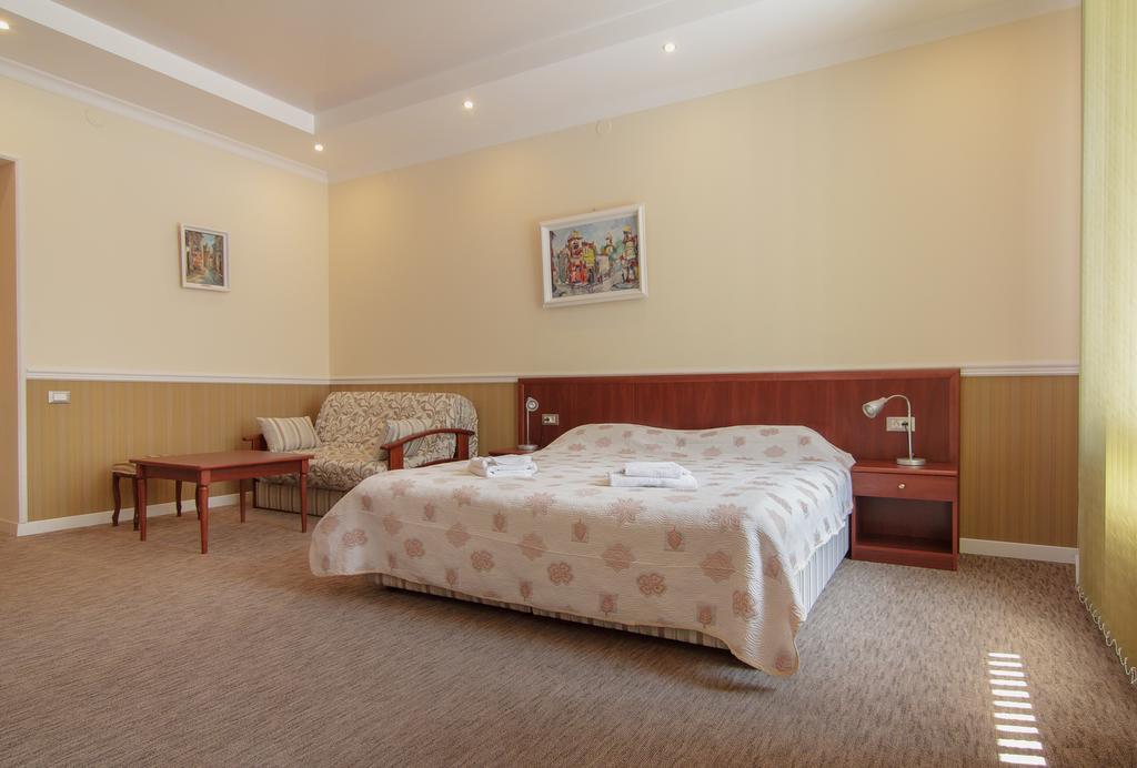 Consul Hotel Консул Odessa Rum bild
