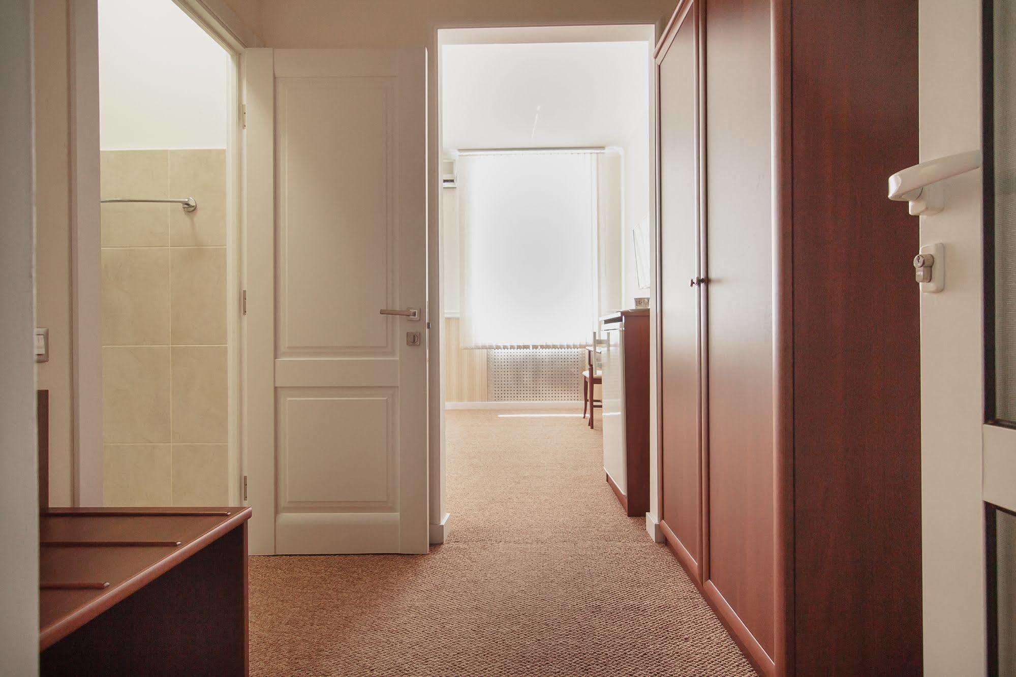 Consul Hotel Консул Odessa Exteriör bild